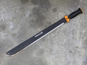 lot 222 image: Fiskars MACHETE 22