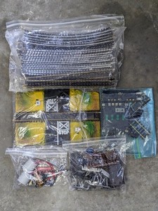 lot 228 image: HO Train Track Bundle