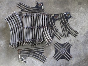 lot 233 image: Lionel Train Track Bundle