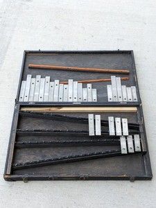 lot 236 image: Antique J.C. Deagan Orchestral Bell Set