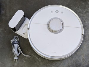 lot 240 image: Roborock Robotic Vacuum Cleaner S501-01 w Charging Dock