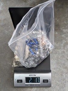 lot 252 image: Assorted Fashion Jewelry Bundle - 2.1 Pounds