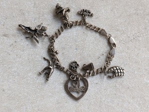 lot 265 image: Sterling Silver Bracelet w Charms 22grams