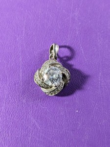 lot 278 image: Sterling Silver w Stone Necklace Pendant 2.3grams