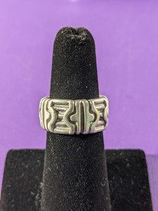 lot 287 image: Sterling Silver Ring Size 7, 10.2grams