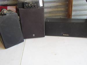 lot 28 image: Yamaha Subwoofer system plugs not included,  Technics Speaker