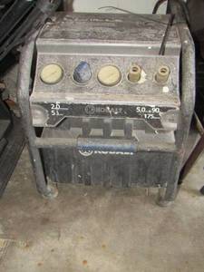 lot 41 image: Kobalt 5 gallon  2 hp running- 175 max psi- missing power knob