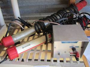 lot 47 image: electric shop lights qty 2- 20 volt power supply box