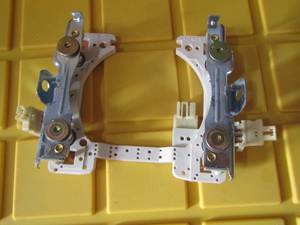lot 72 image: Horn Brackets qty 20 plus