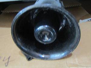 lot 78 image: Large box of car or  truck horns