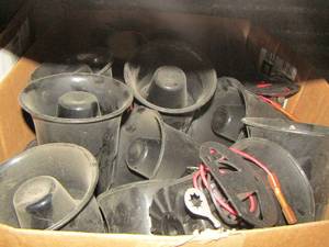 lot 79 image: 2 boxes of car or truck horns