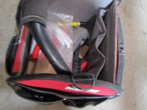 lot 81 image: Husky handled tool bag