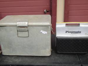 lot 88 image: JC Higgins aluminum ice chest- playmate cooler