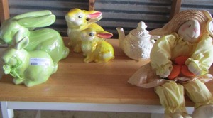lot 100 image: lot of bunnies