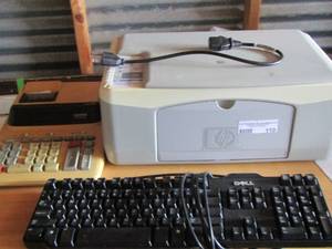 lot 110 image: HP printer - calculator - keyboard