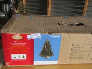 lot 117 image: 4.5 ft pre lite deluxe Aspen pine Christmas tree