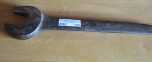 lot 128 image: Heavy duty 18 12 wrench by Williams