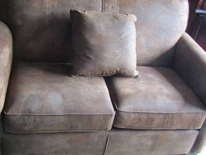lot 134 image: Brown love seat by Angie furniture dark maple sku# 39800883 in great condition