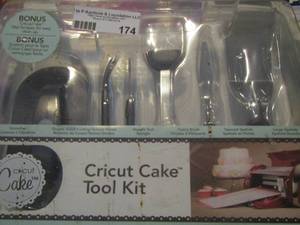 lot 174 image: CRICUT  CAKE TOOL KIT  NIP
