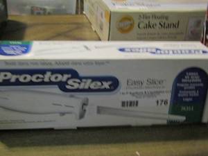 lot 176 image: Proctor Silex easy slice electrical knife