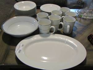 lot 180 image: Totally today silver rim dish set, 8 salad bowls,  serving bowl,  8 coffee cups,  8 saucers, 1 oval essential home platter   26 PCS