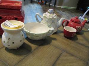 lot 188 image: 2 Scentsy warmers,  blue floral tea pot with matching cup Lady Jane from 2002,    red teapot and matching cup
