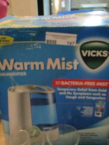 lot 197 image: Vicks warm mist humidifier