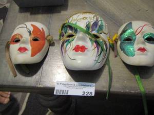 lot 228 image: 3 small MARDI GRAS Masks ceramic