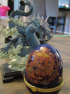 lot 229 image: blue egg trinket, blue home dcor dragon