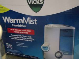lot 241 image: Vicks warm mist  humidifier