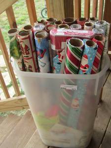 lot 271 image: tote of used wrapping paper