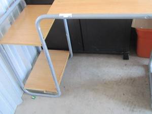 lot 285 image: Metal frame wooden top desk 324219