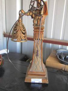 lot 291 image: Bronze Elephant Lamp