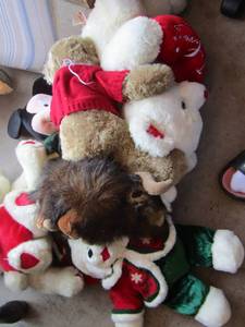 lot 295 image: lot of stuffed animals
