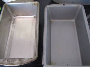 lot 304 image: baking pans and pumpkin pans