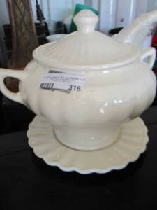 lot 316 image: Punch bowl with ladle and plate