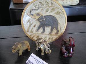 lot 324 image: Red  Elephant plus various other dcor