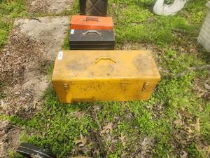 lot 233 image: Large metal toolbox
