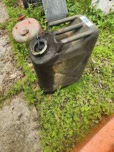 lot 231 image: Vintage metal Jerry can