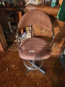 lot 195 image: Cushioned bar stool - backs need to be reinstalled or not used - matches Lot 71