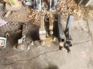 lot 177 image: Selection of tow hitches with ball mounts