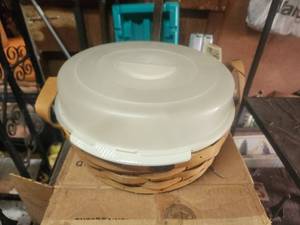 lot 183 image: Basket and divider dish from Peterboro Basket Co.