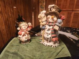 lot 155 image: Selection of 2 festive snowmen