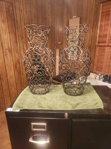 lot 149 image: Selection of 2 - 18 tall wrought iron vases