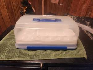 lot 145 image: Plastic Lock & Lock cake container with deviled egg and cupcake trays