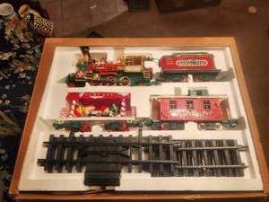 lot 137 image: Christmas train set