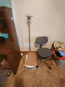 lot 115 image: Floor lamp and office chair