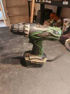 lot 98 image: Hitachi 14.4 volt drill - no charger