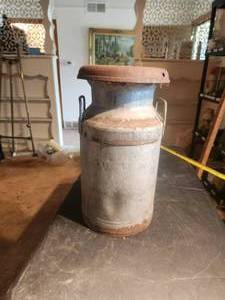 lot 75 image: Vintage 20 tall milk can
