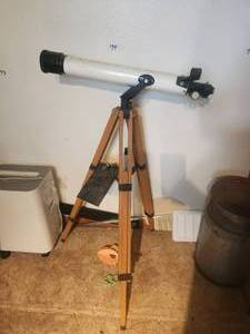 lot 74 image: Sears Discoverer telescope